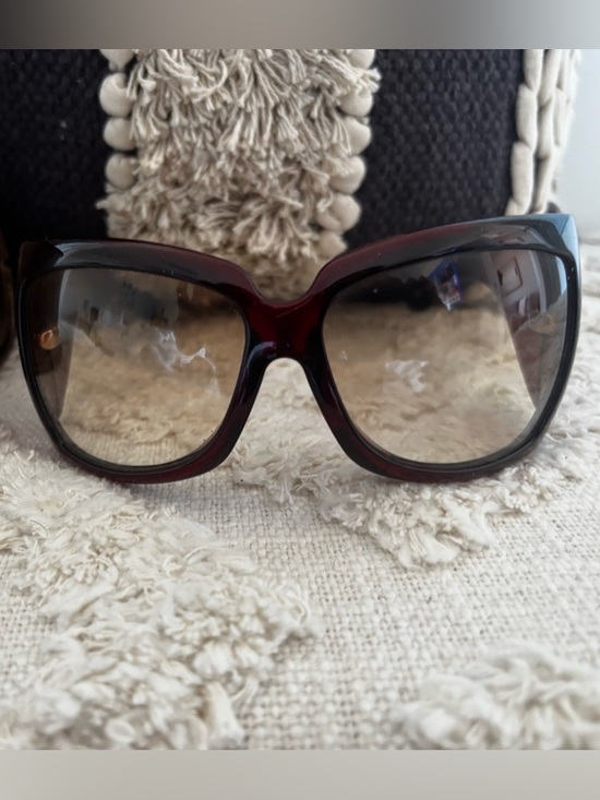 Gucci Accessories - Vintage Gucci Women's Oversized Sunglasses in Dark Tortoise Red Gradient